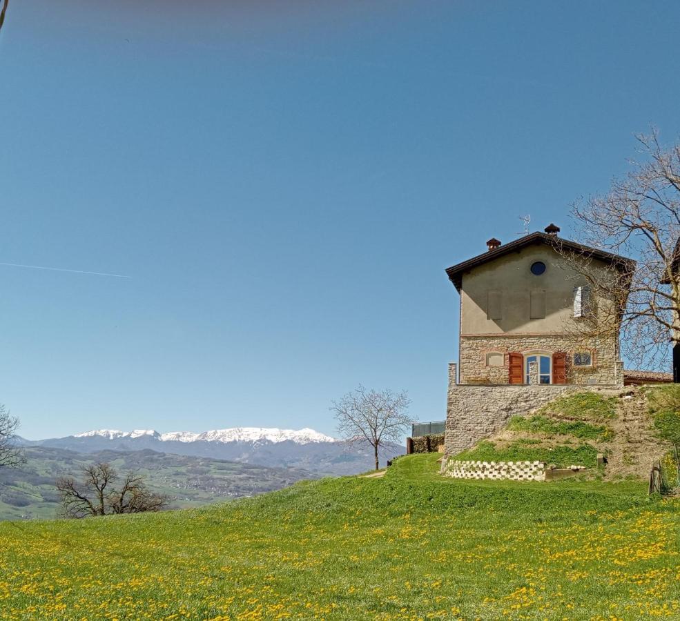 Casale Monte Valestra Bed & Breakfast Bebbio Exterior photo