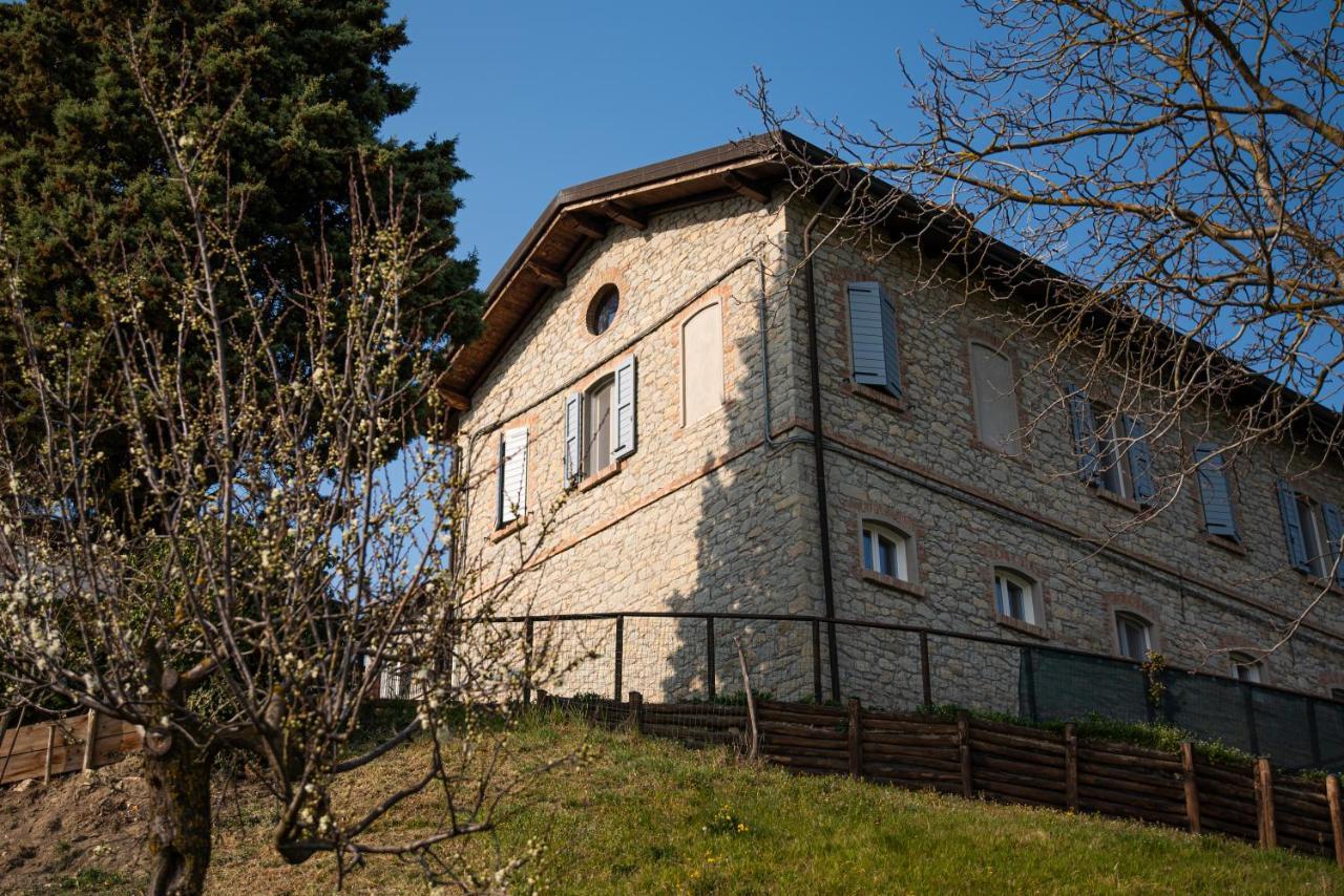 Casale Monte Valestra Bed & Breakfast Bebbio Exterior photo