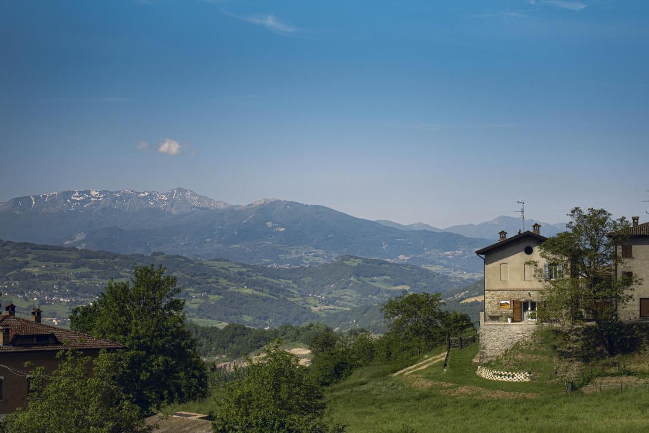 Casale Monte Valestra Bed & Breakfast Bebbio Exterior photo