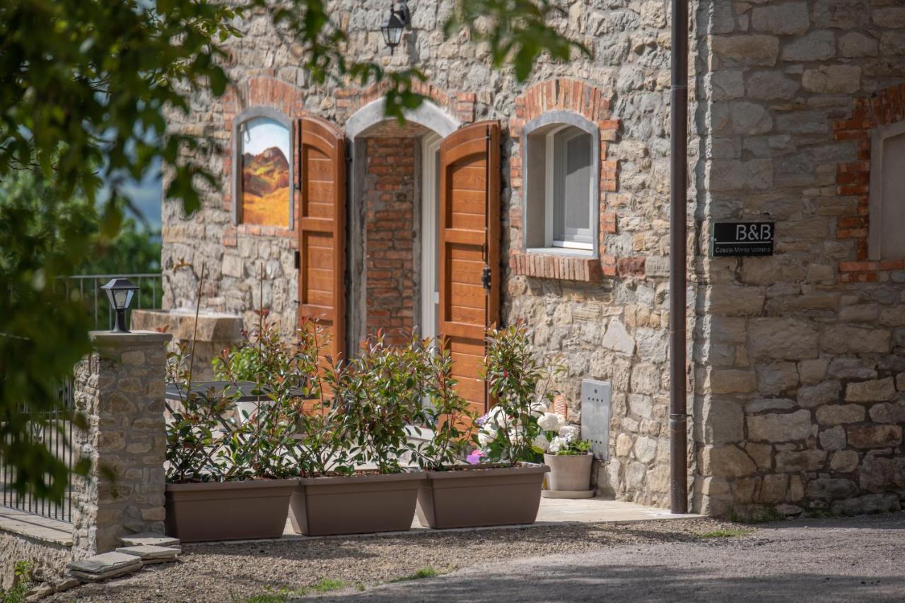 Casale Monte Valestra Bed & Breakfast Bebbio Exterior photo