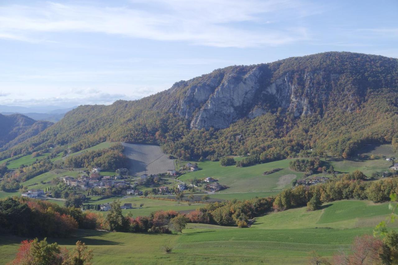 Casale Monte Valestra Bed & Breakfast Bebbio Exterior photo