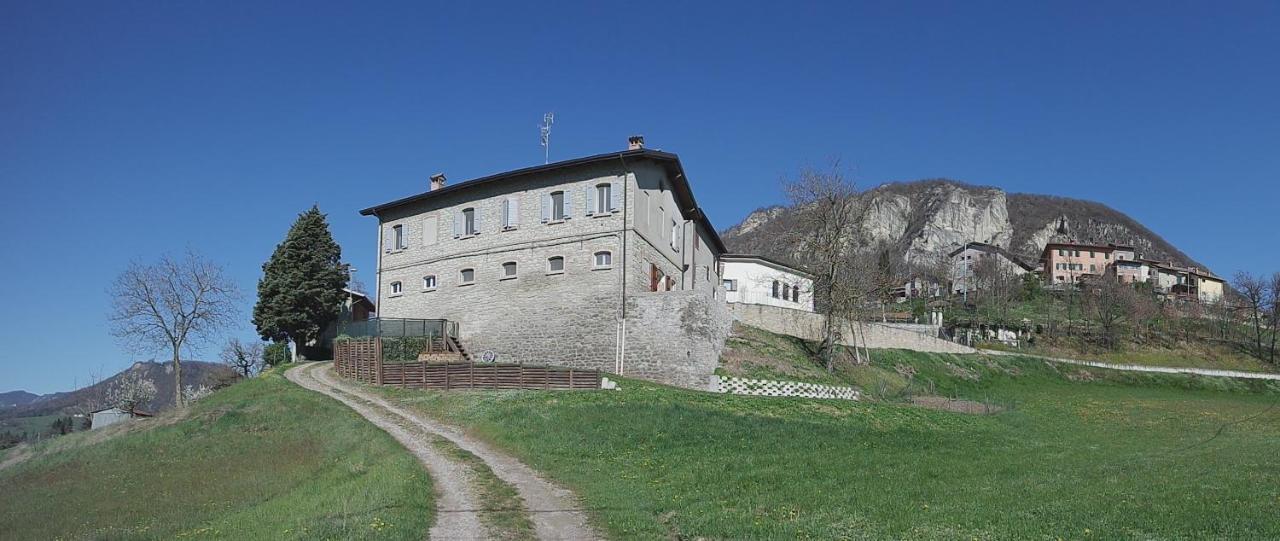 Casale Monte Valestra Bed & Breakfast Bebbio Exterior photo